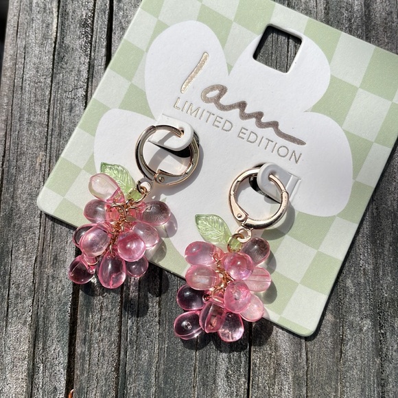 ⚜️I Am Vine of Grapes Dangling Earrings! NWT! - Picture 3 of 4